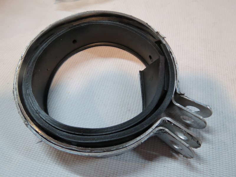 OBEJMA TLUMIKA 4T KPL Z GUMA ZU8016