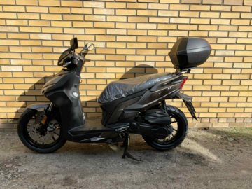 KYMCO AGILITY S50 BRAZOWY MAT 00433 Z KUFREM