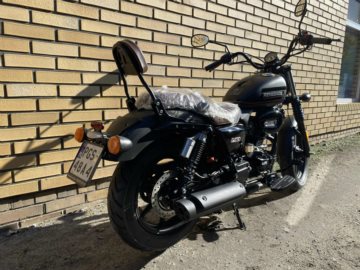 UM RENEGADE SPORT 125 CZARNY MAT 000385