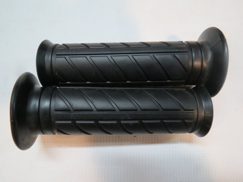 MANETKI AW56752 CZARNE GUMA para