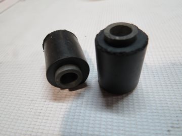 TULEJKA ZAWIESZ.SILNIK.ROMET 2BIEG. roy04093