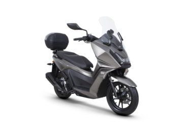 KYMCO SKYTOWN 125 CBS + KUFER I SZYBA CZARNY 01575