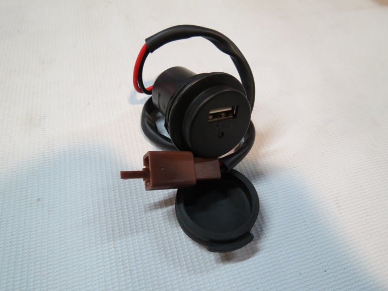LADOWARKA USB 12V JT WPINANA ROY10827