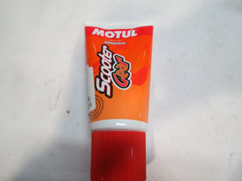 OLEJ MOTUL SCOOTER GEAR SAE80W90 150ML