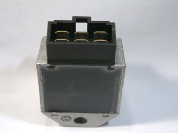 REGULATOR NAPIECIA DERBI SENDA DRD 898891