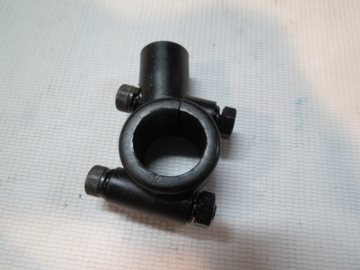 OBEJMA KIEROWNICY NA LUSTERKO M10/H CZARNE AB7936