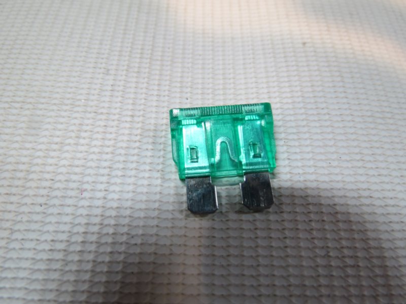 BEZPIECZNIK PLASKI 30A