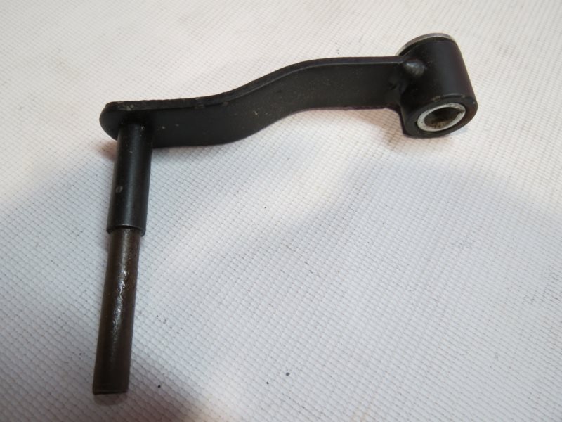 DZWIGNIA NAPINACZA LANCUCHA ATV  Z TULEJA ZQX70050