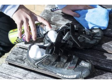 MUC-OFF ODSWIEZAJACA PIANKA DO KASKU 400ML 199